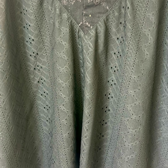 3/$15. SHEIN Curve Sleeveless Spaghetti Strap Tank Top. Size 1XL - Picture 6 of 7